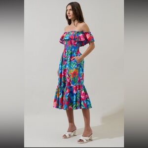 Sugarlips Naima Floral On Or Off The Shoulder Smocked Tropical Dress Medium